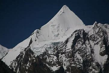 Drifika Peak summit ridge